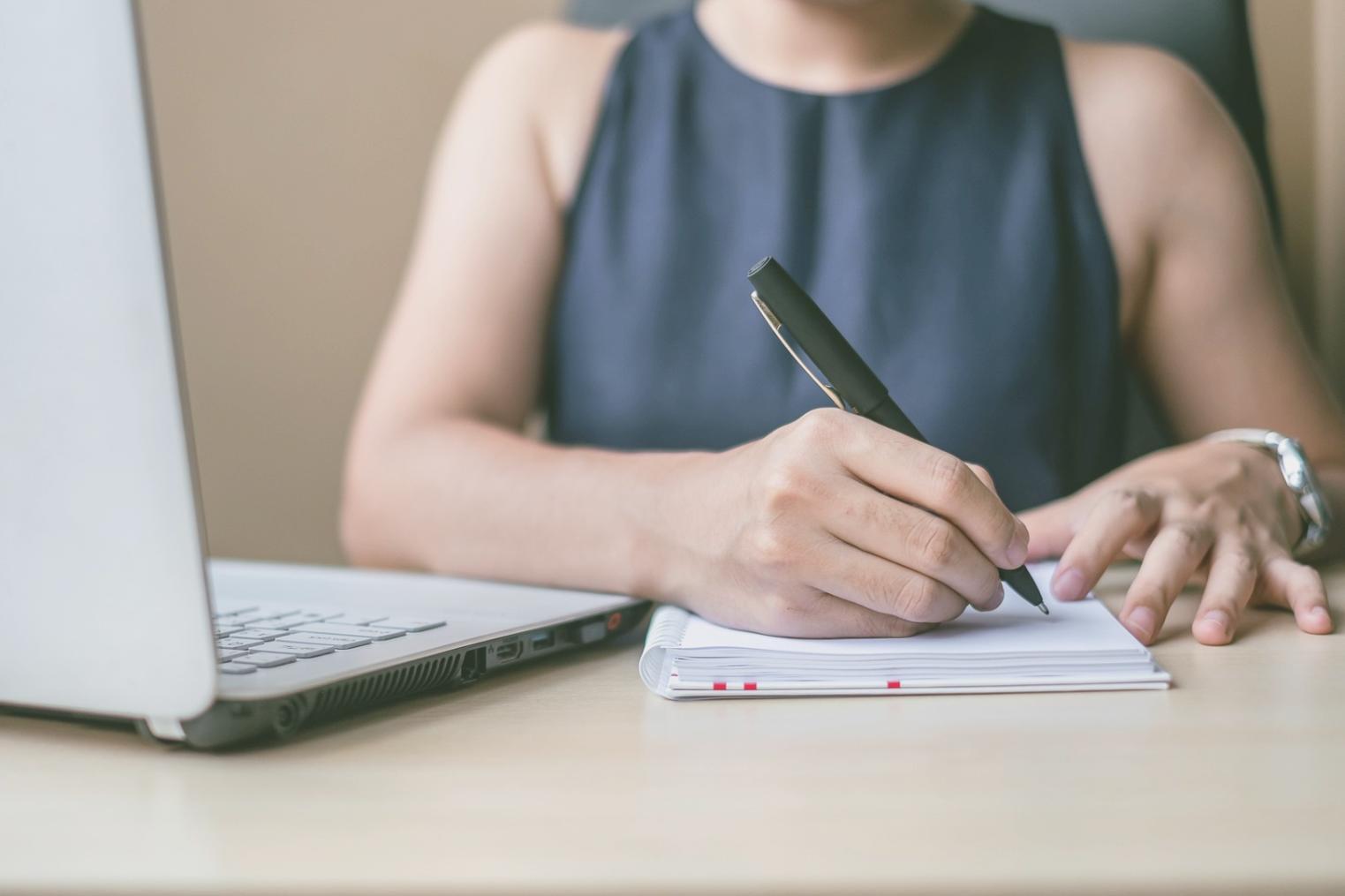 Moderne Online-Lernumgebung mit strukturiertem Aufbau